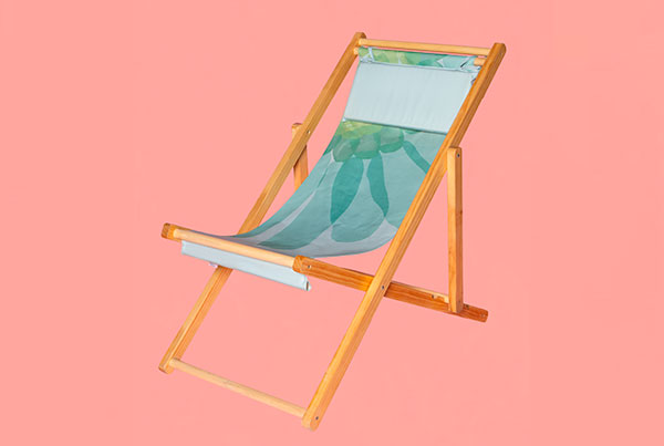 Alquiler de Silla Asoleadora de Madera Estilo Playa | Medellín